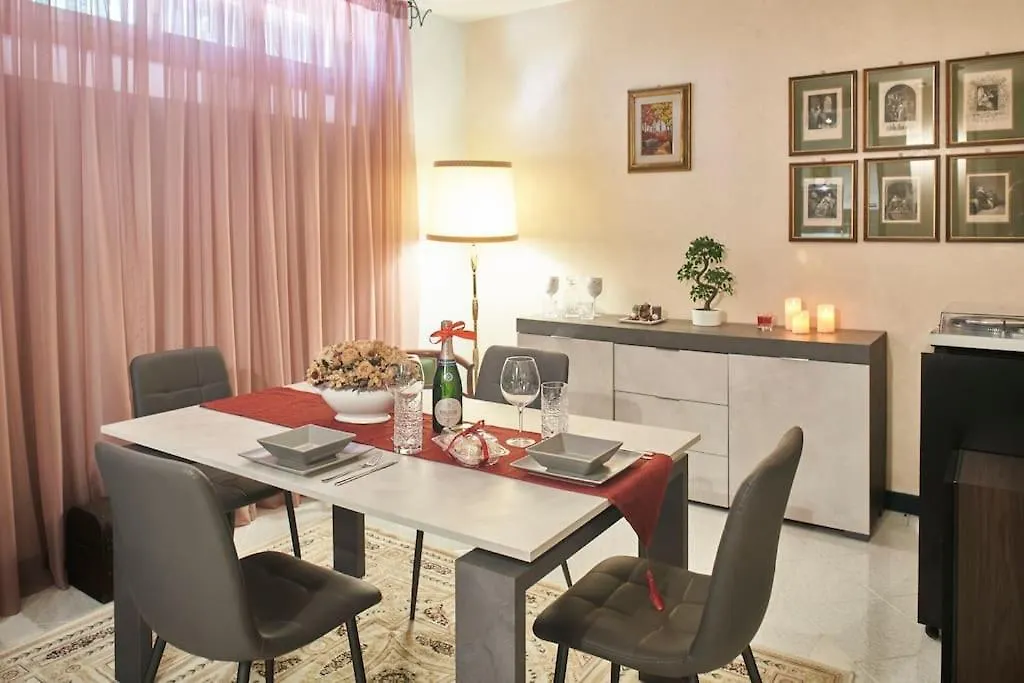 Elegant Apartment Siena